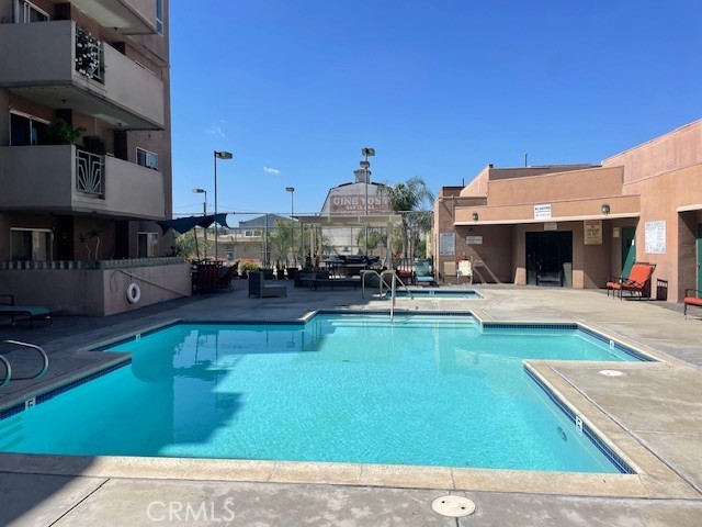 450 E 4th Street 304