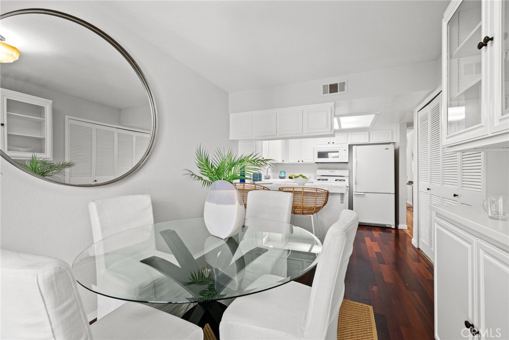2125 San Anseline Avenue Unit: 2