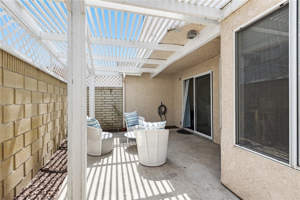 2125 San Anseline Avenue Unit: 2