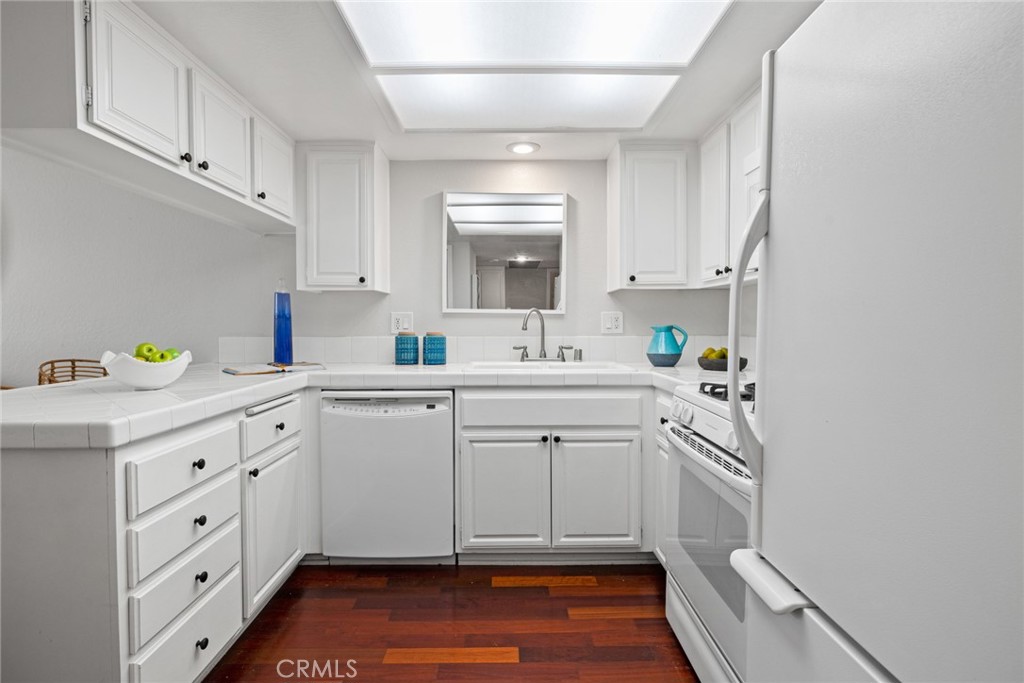 2125 San Anseline Avenue Unit: 2