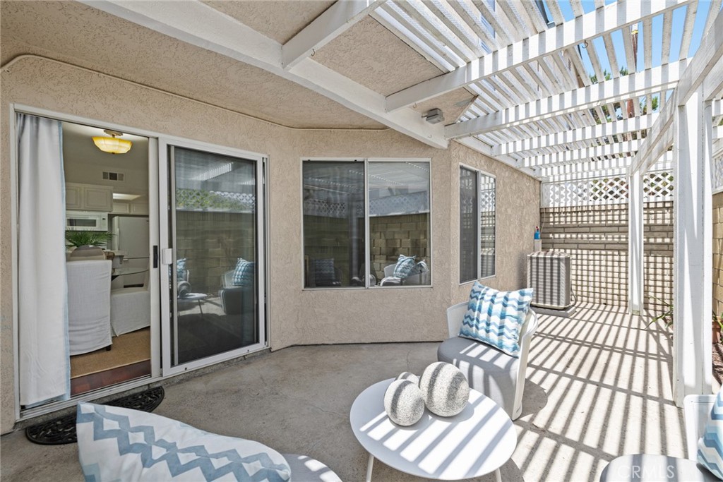 2125 San Anseline Avenue Unit: 2