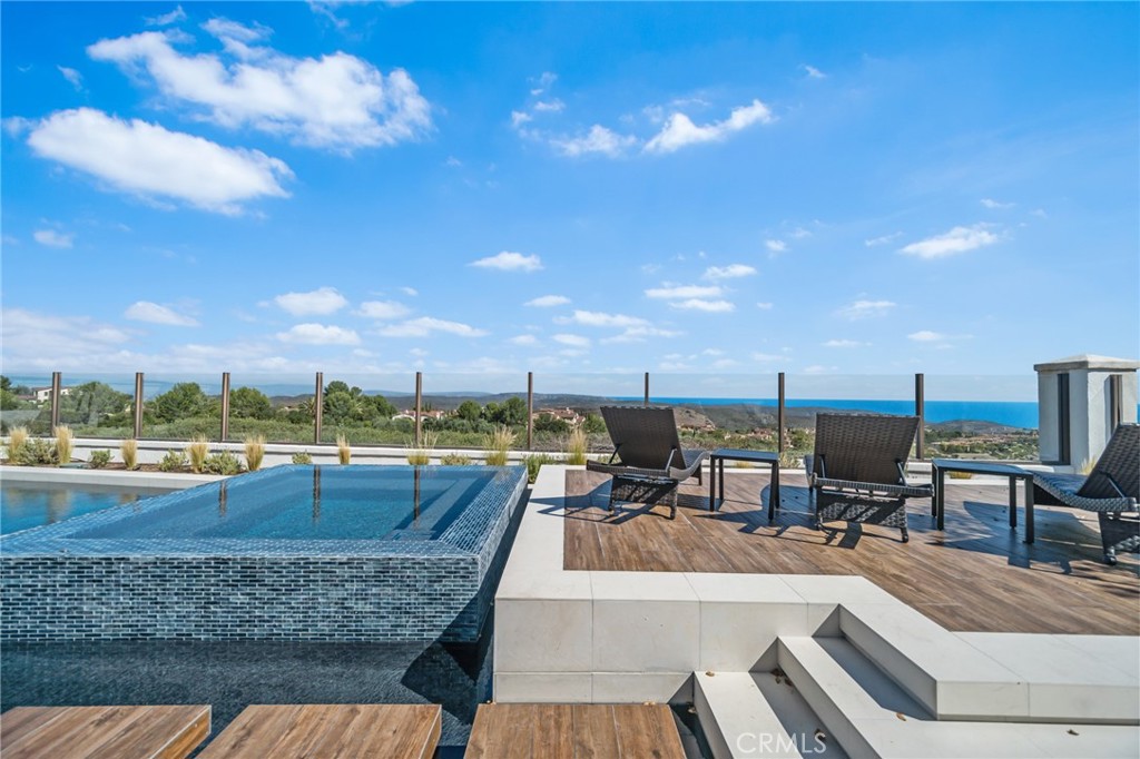 9 Coastal Canyon Drive