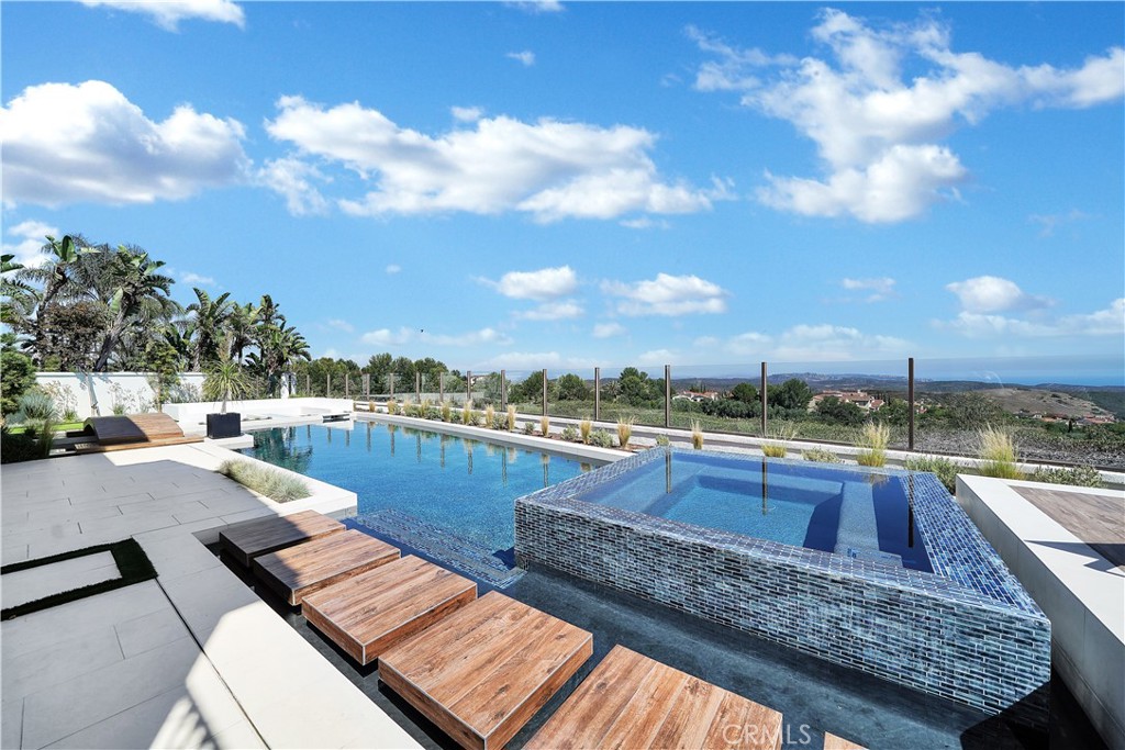 9 Coastal Canyon Drive