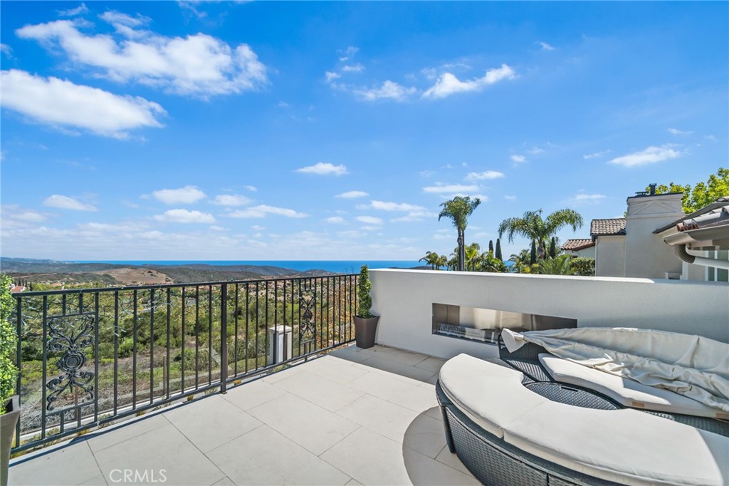 9 Coastal Canyon Drive
