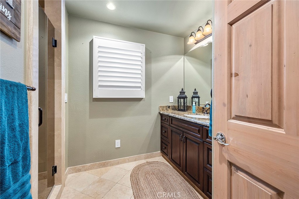 5661 Highland Avenue