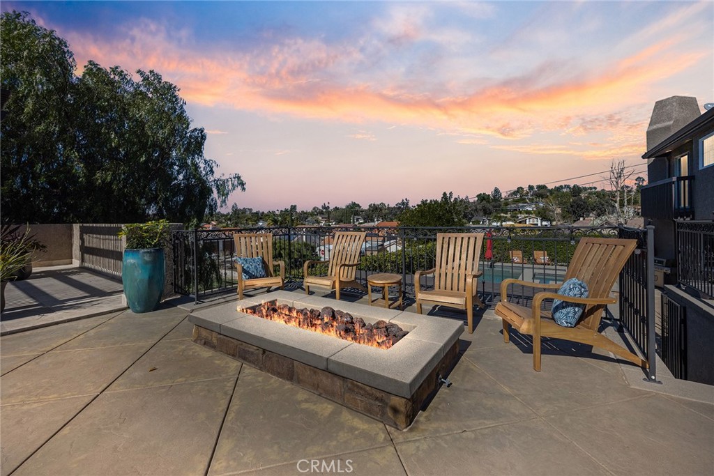 5661 Highland Avenue