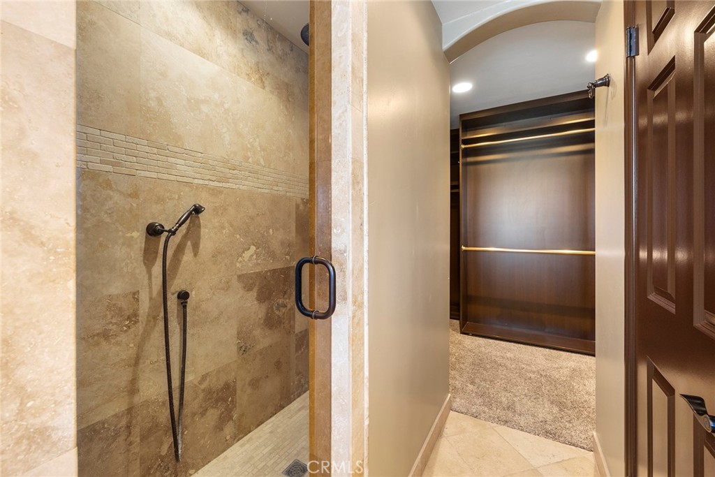 5661 Highland Avenue