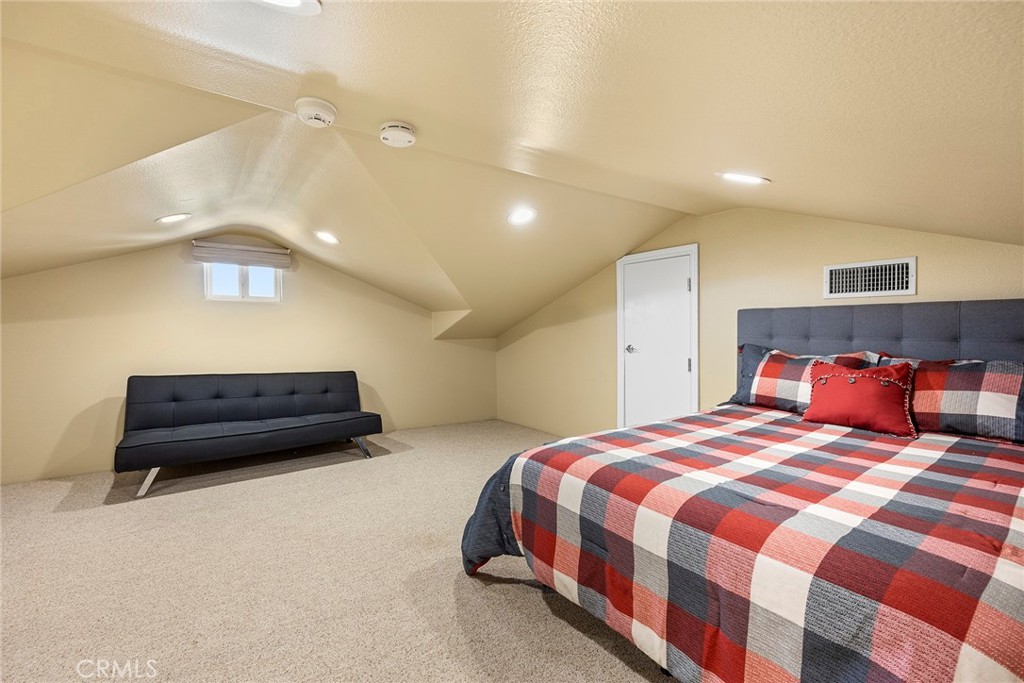 5661 Highland Avenue