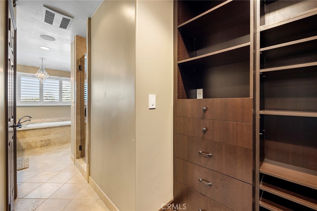 5661 Highland Avenue