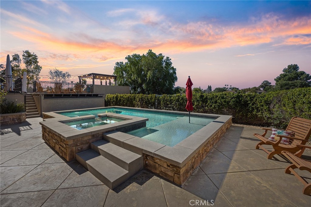 5661 Highland Avenue