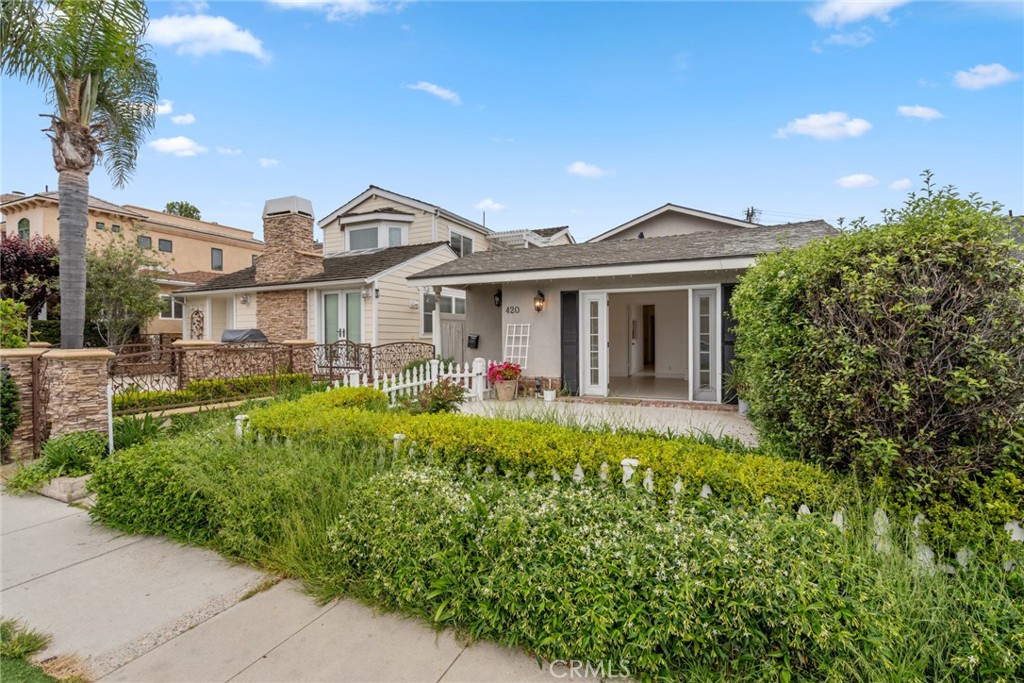 420 Narcissus Avenue
