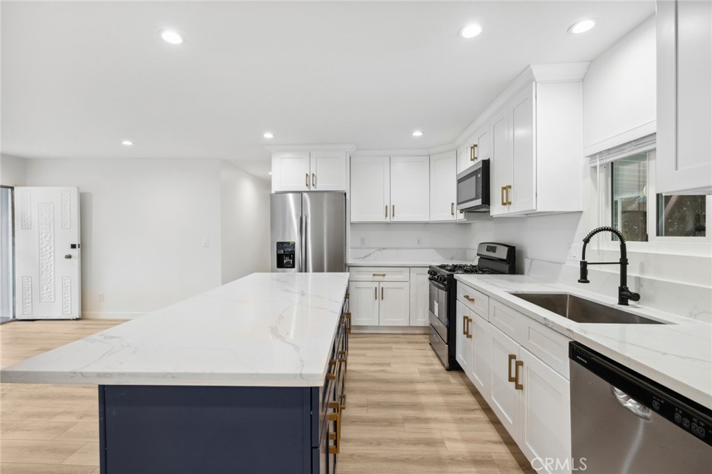 901 6th Avenue Unit: 378