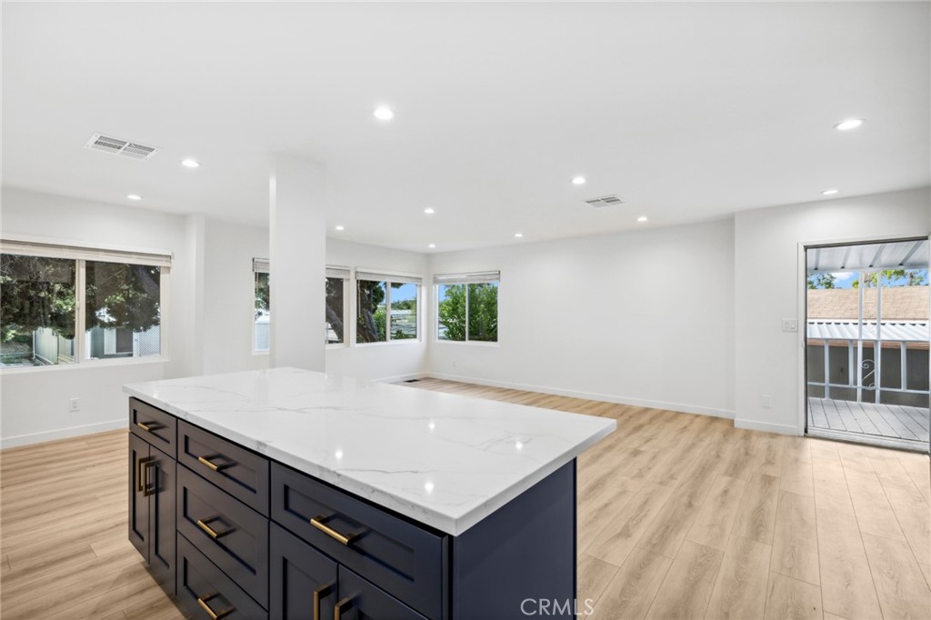 901 6th Avenue Unit: 378