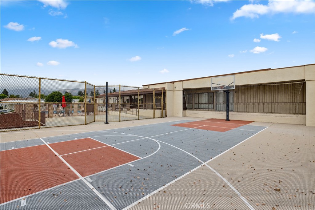 1245 W Cienega Unit: 162