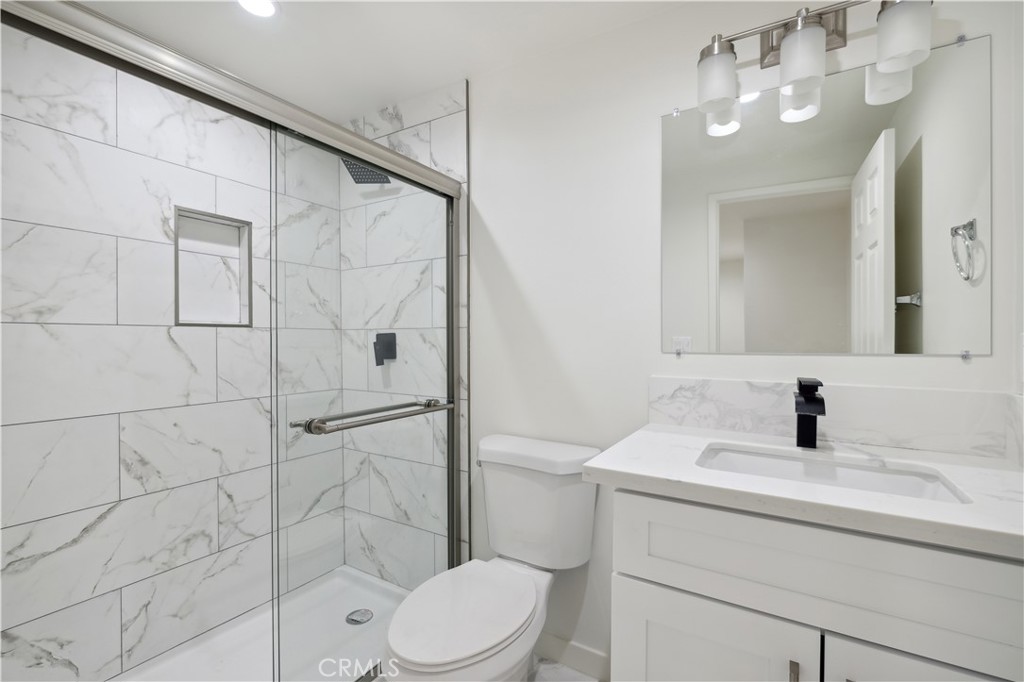 1245 W Cienega Unit: 162