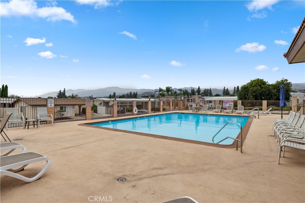 1245 W Cienega Unit: 162