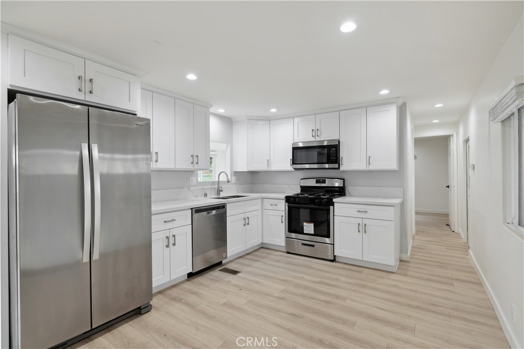 1245 W Cienega Unit: 162