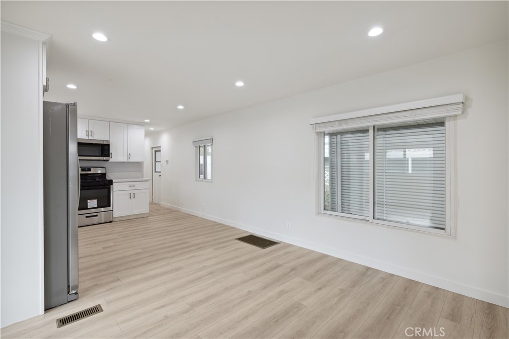 1245 W Cienega Unit: 162