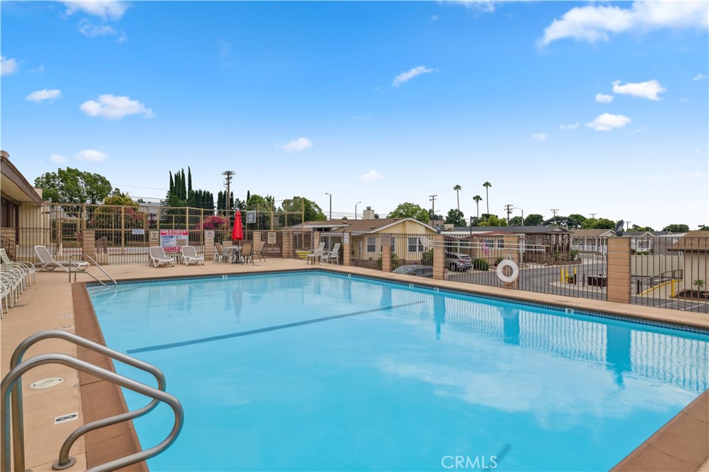 1245 W Cienega Unit: 162