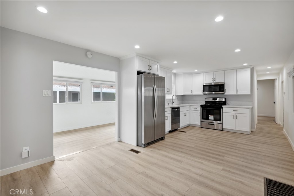 1245 W Cienega Unit: 162