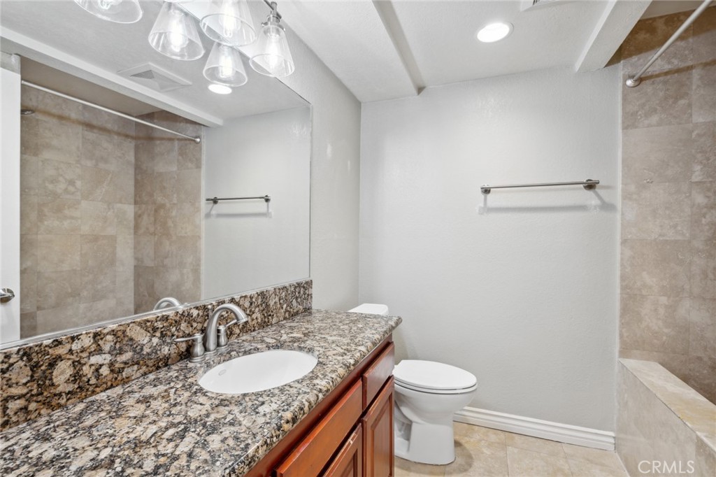 7645 Bay Drive Unit: 104