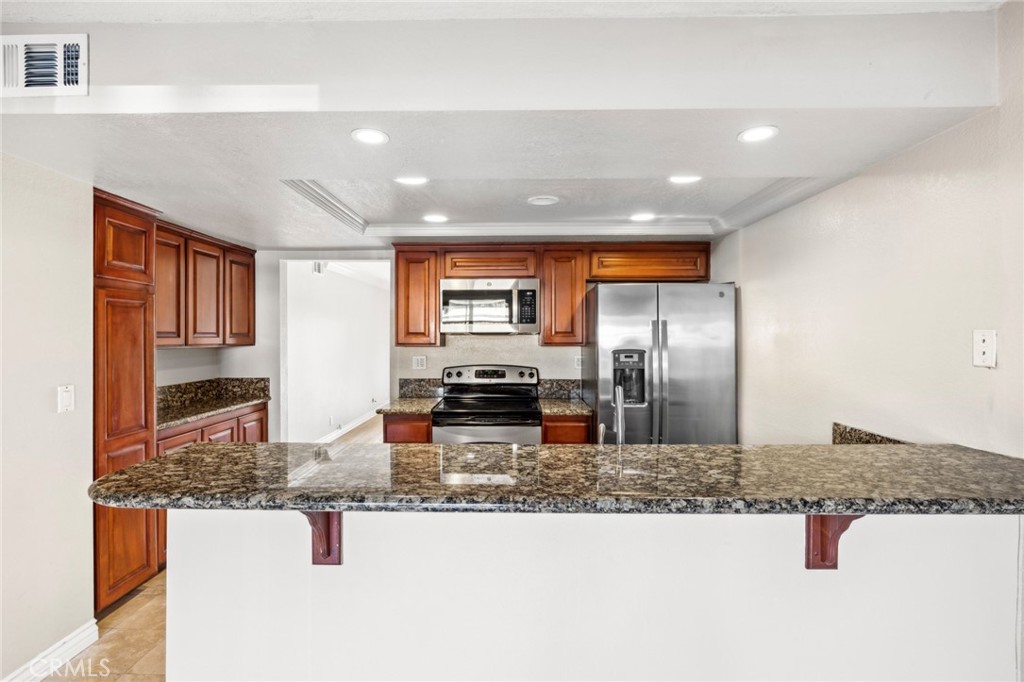 7645 Bay Drive Unit: 104