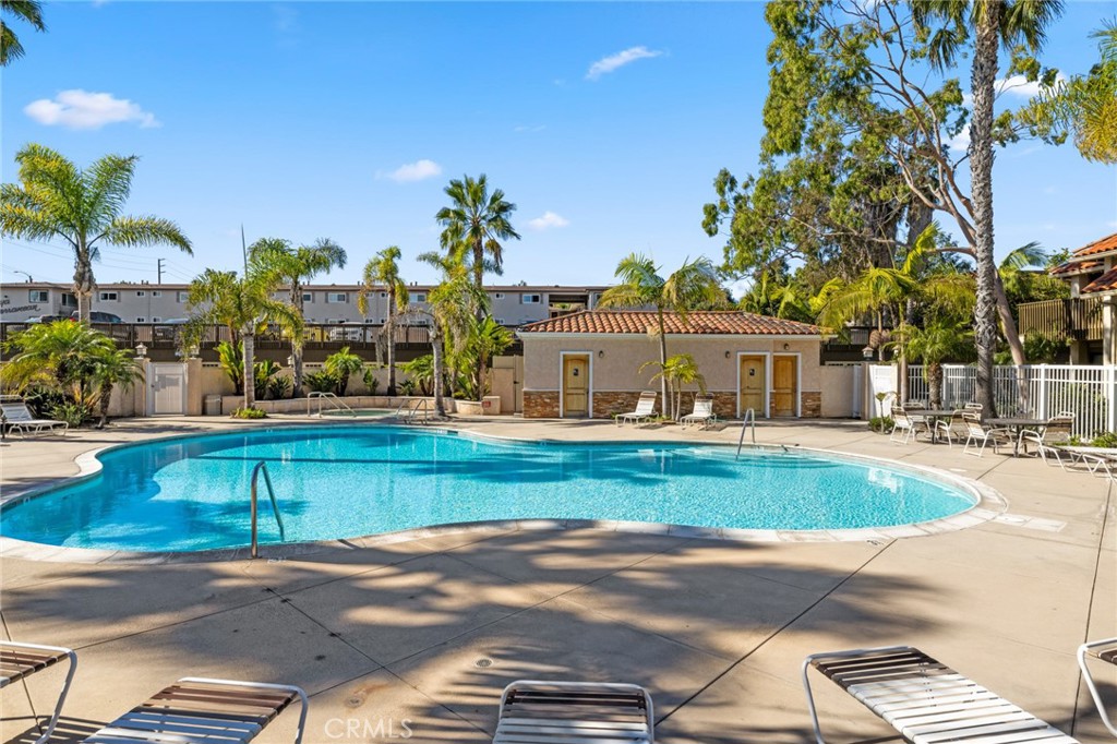 7645 Bay Drive Unit: 104