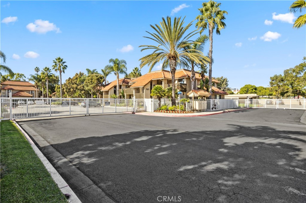 7645 Bay Drive Unit: 104