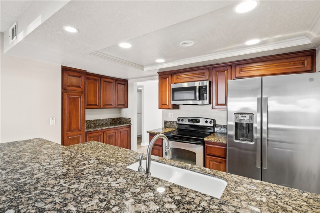 7645 Bay Drive Unit: 104