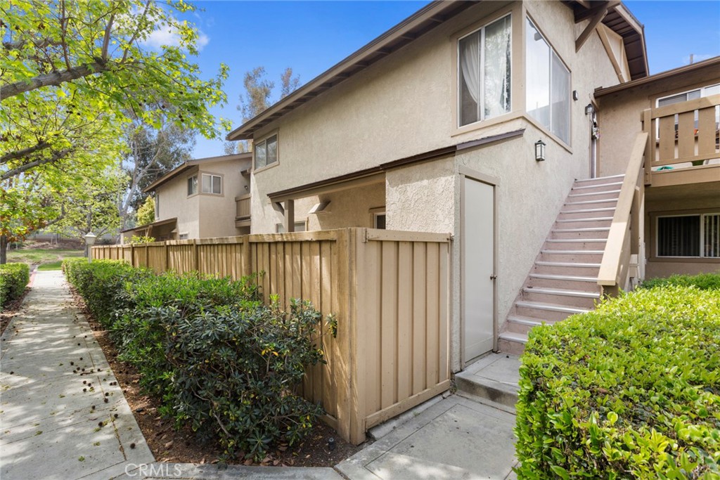 86 Clearbrook Unit: 33