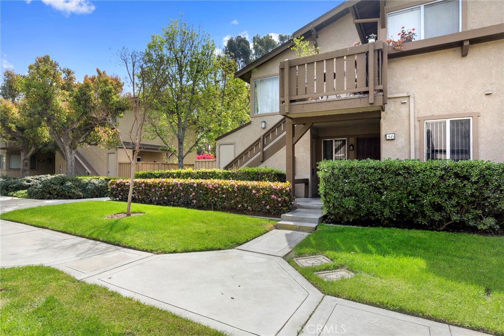 86 Clearbrook Unit: 33