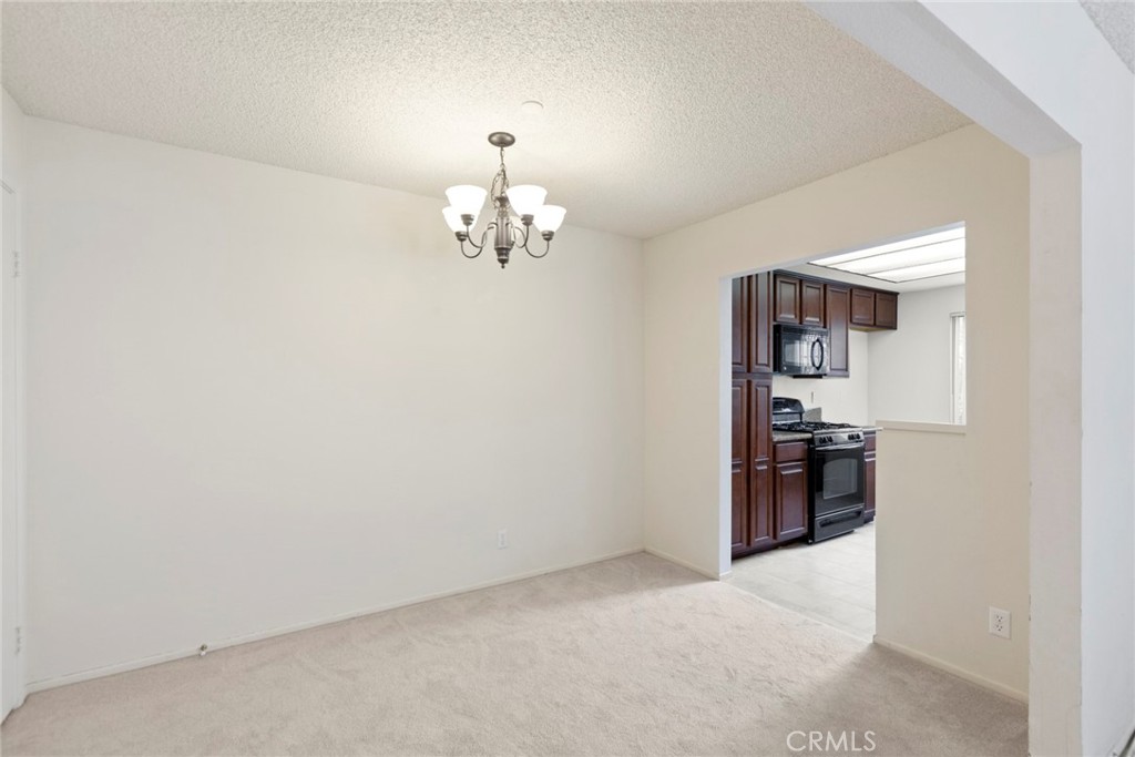 86 Clearbrook Unit: 33