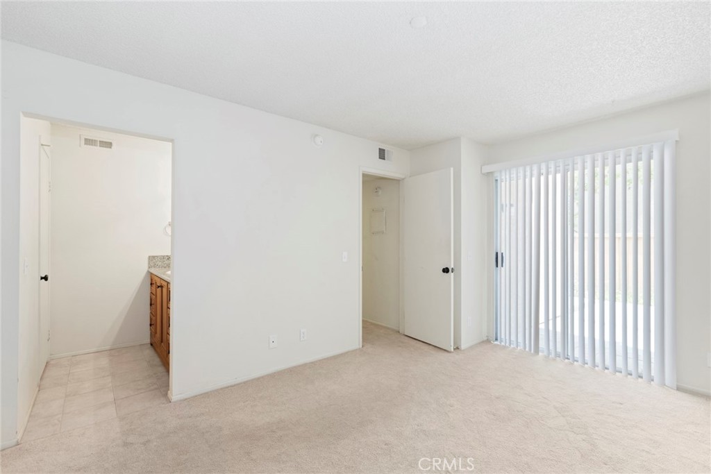 86 Clearbrook Unit: 33
