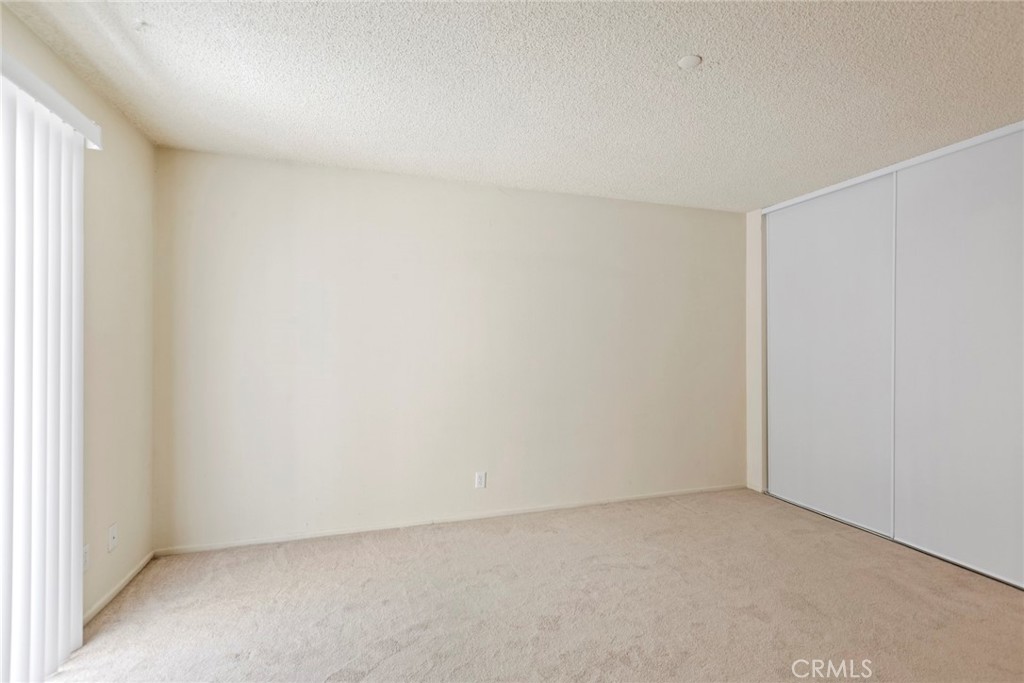 86 Clearbrook Unit: 33