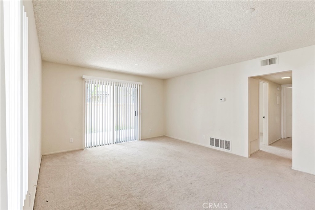 86 Clearbrook Unit: 33