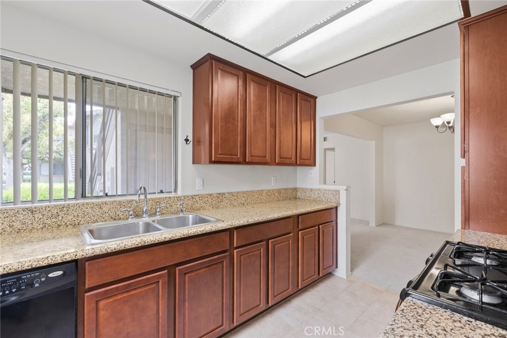 86 Clearbrook Unit: 33