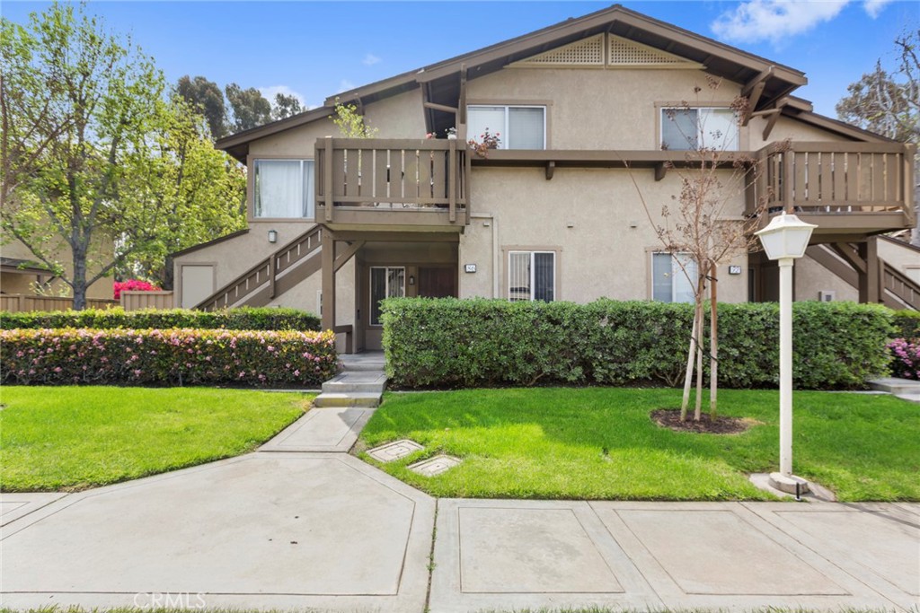 86 Clearbrook Unit: 33