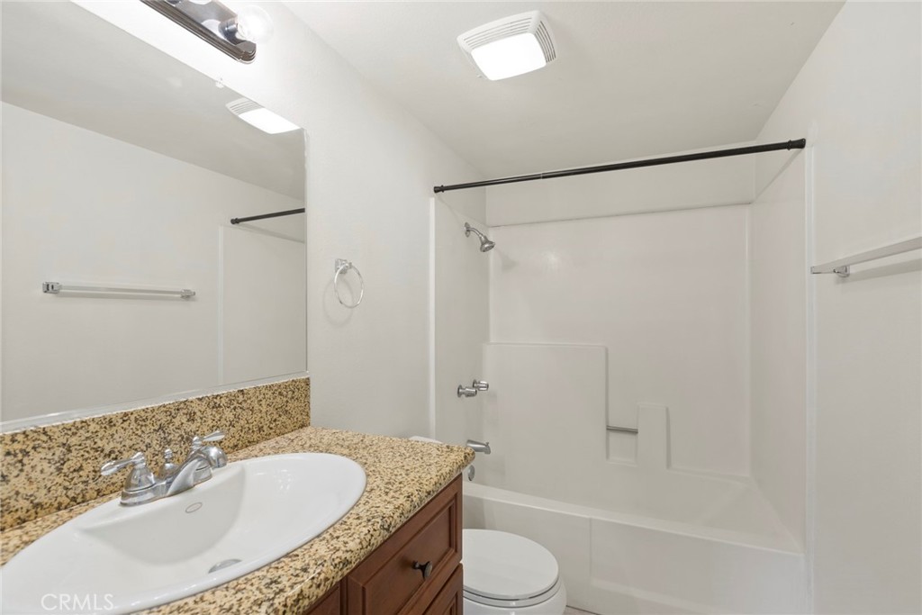 86 Clearbrook Unit: 33