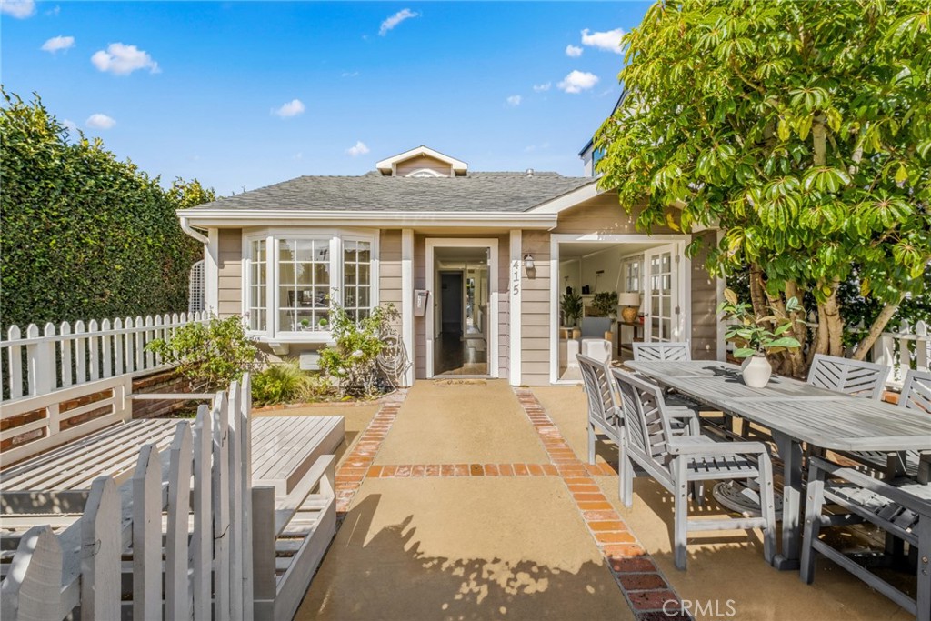 415 Narcissus Avenue