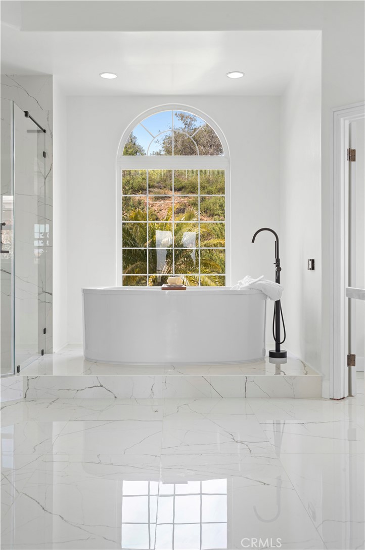 477 N Carlisle Place