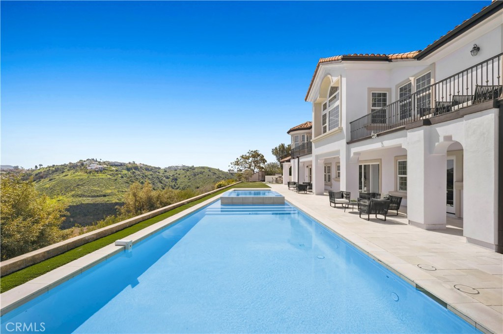 477 N Carlisle Place