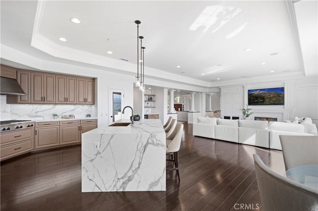 477 N Carlisle Place