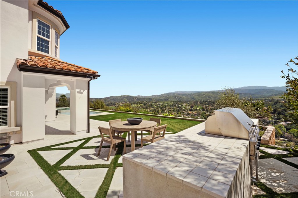 477 N Carlisle Place