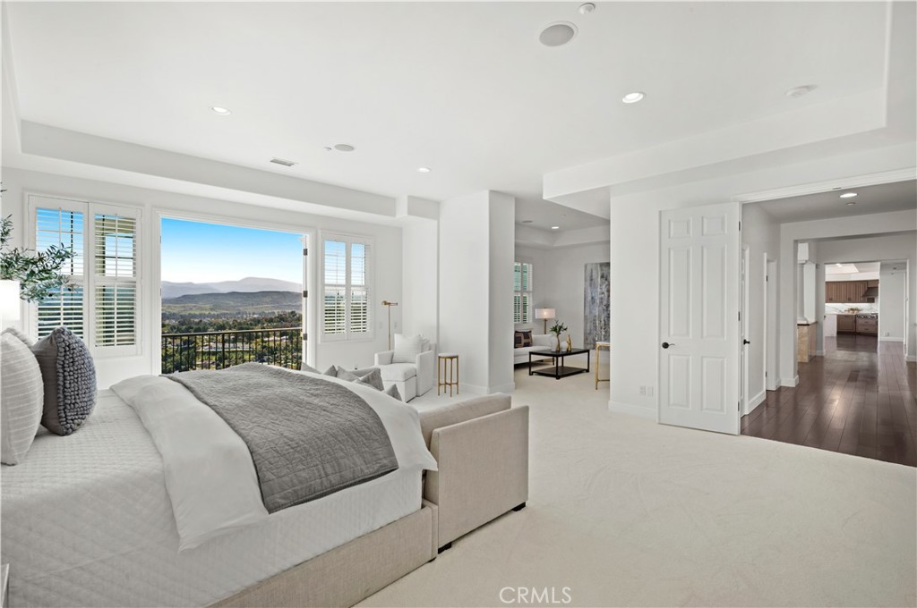 477 N Carlisle Place