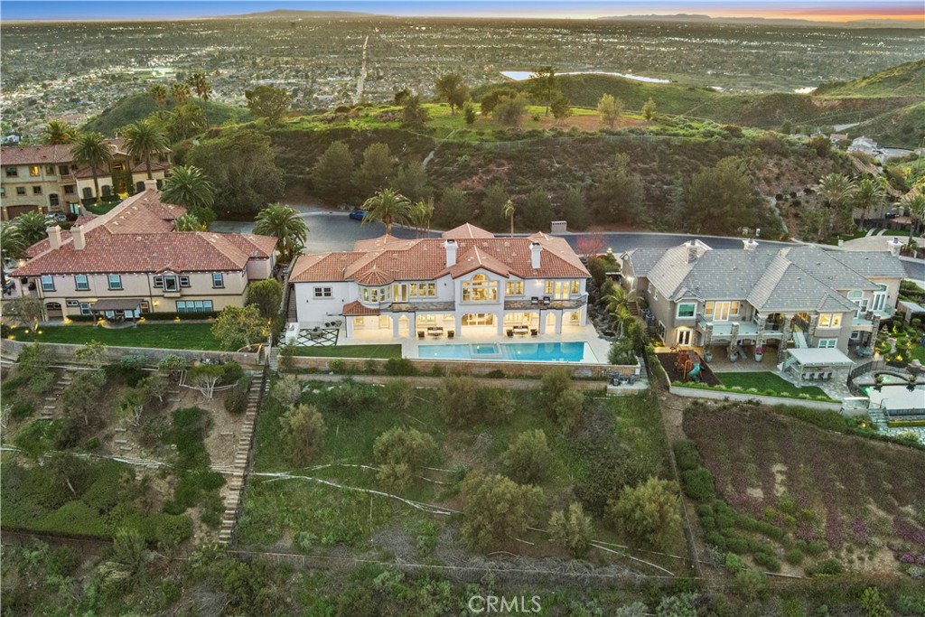 477 N Carlisle Place