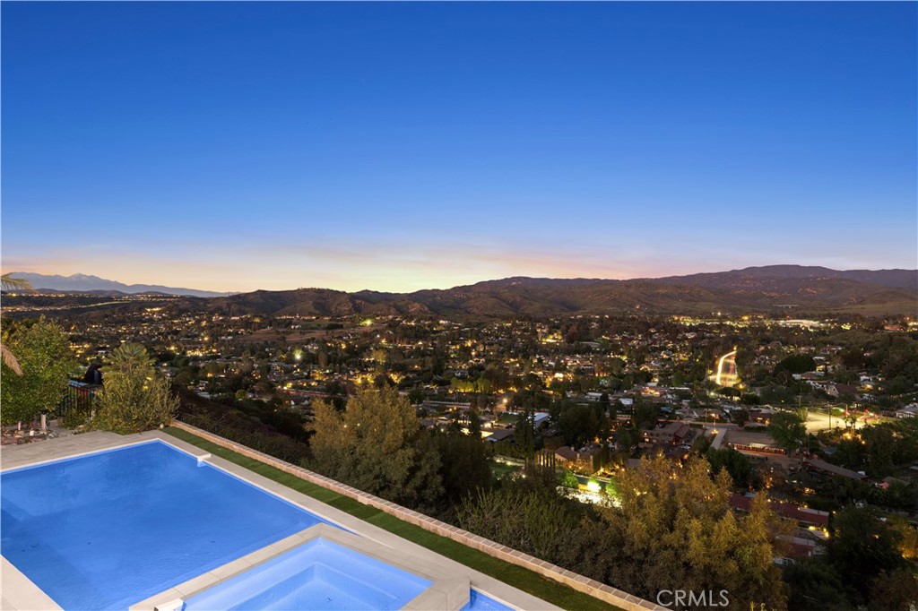 477 N Carlisle Place