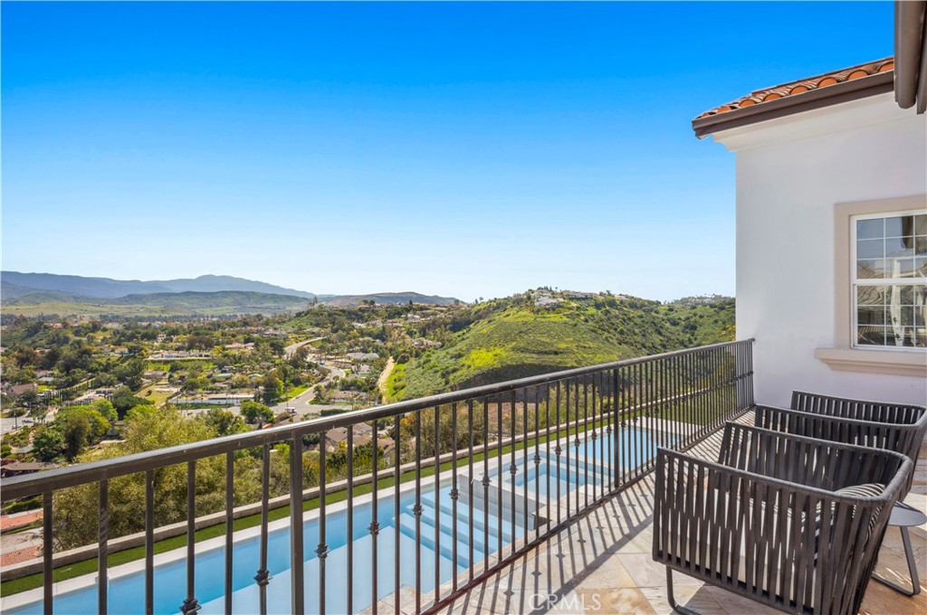 477 N Carlisle Place