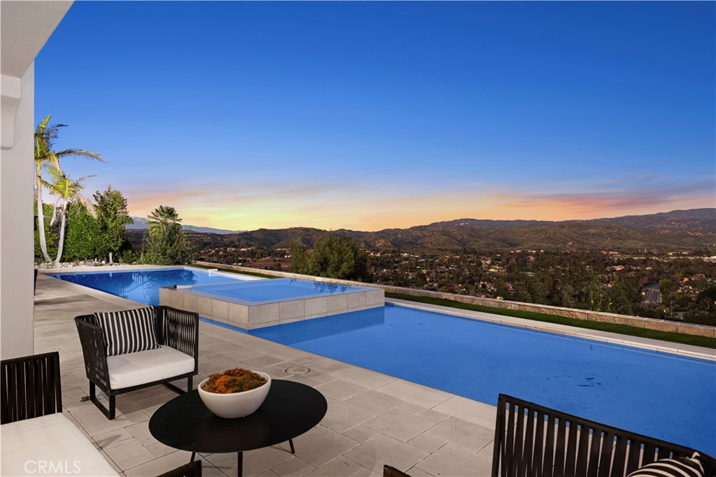 477 N Carlisle Place