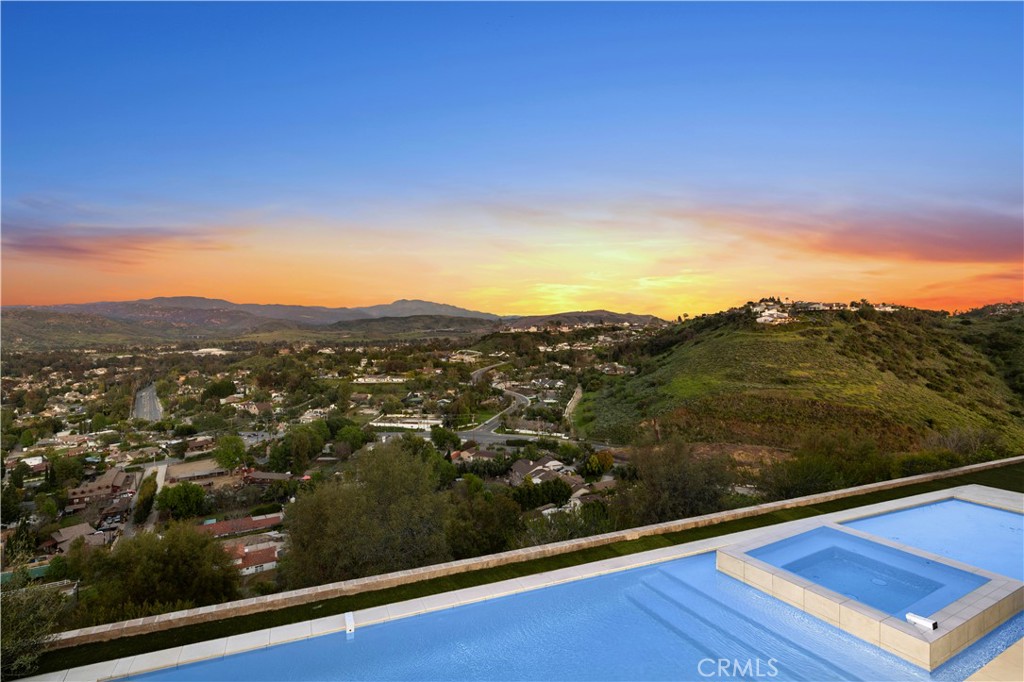 477 N Carlisle Place