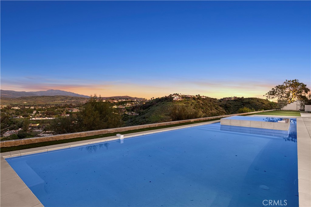 477 N Carlisle Place